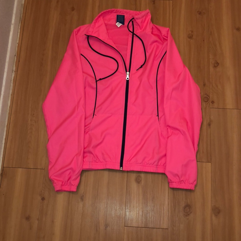 Wind breaker
